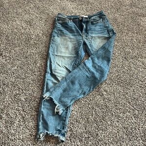 KanCan sz 29/11 distresses hem skinny jean